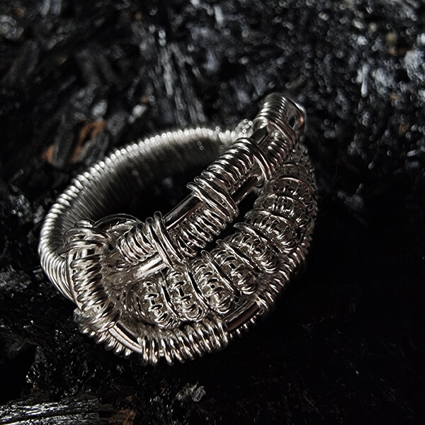 fine silver wire ring<br />
