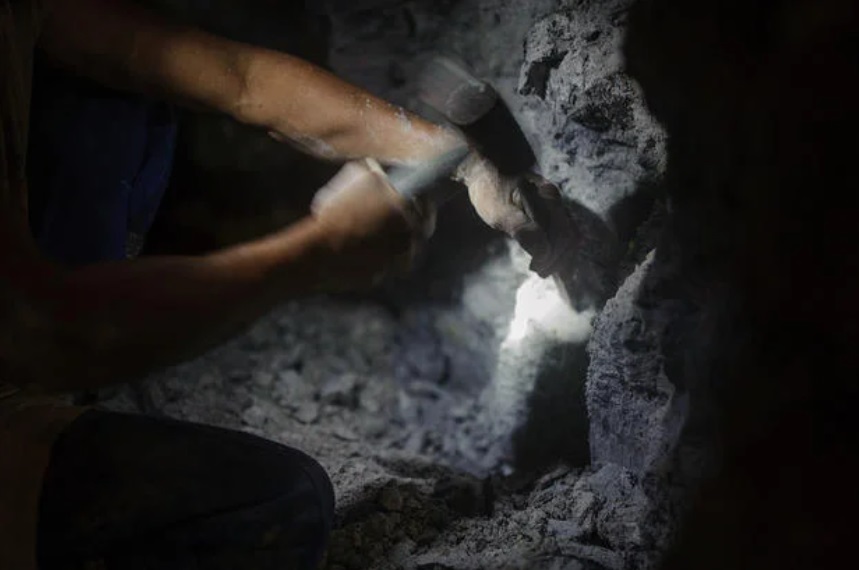 artisan mining is small scale mining but destroys the environment / ethical mining