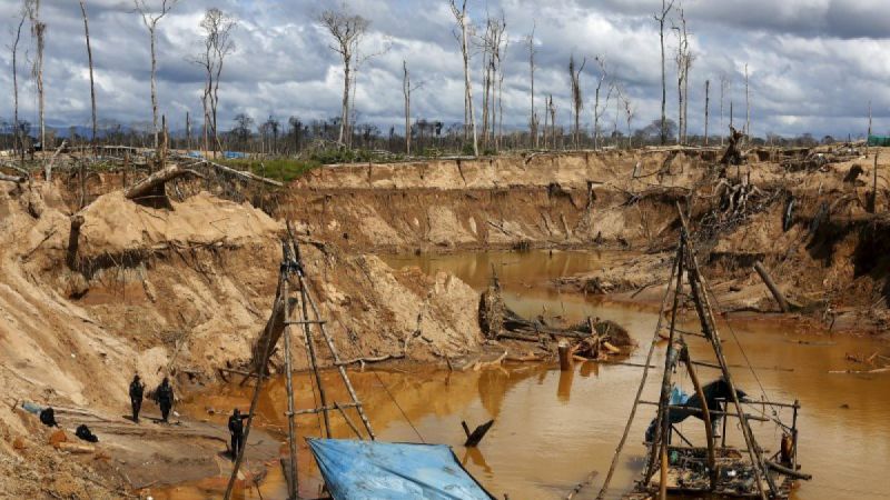 illegal artisan mining destroys the rainforest / ethical mining